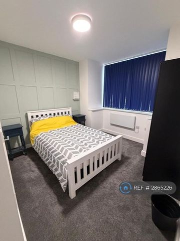 1 bedroom in a house share to rent - Photo 5