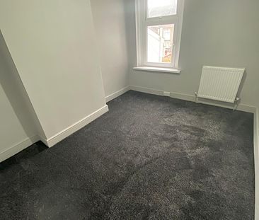 £1,300 PCM, Newly Refurbished Three Bedroom House with Enclosed Gar... - Photo 4