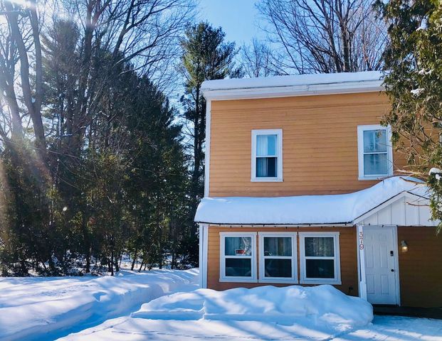 À louer / Maison à étages - Photo 1