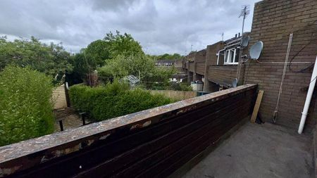 2 bedroom apartment to rent - Photo 3