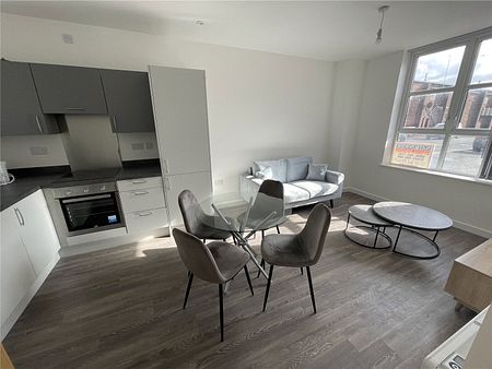 1 bedroom Flat To Rent - Photo 2