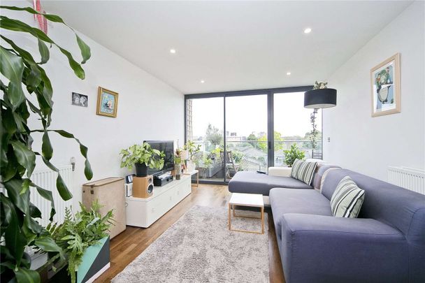 Large two bed apartment forming part of a high-specification development. - Photo 1