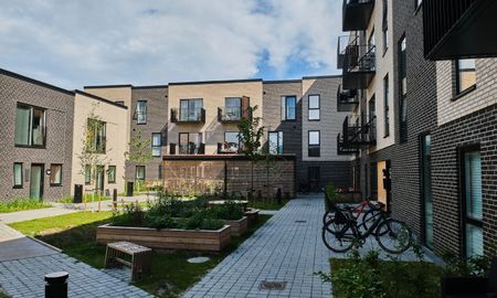 KUN 2 MÅNEDERS DEPOSITUM - Stor 3-værelses beliggende øverst med fri udsigt - Photo 2