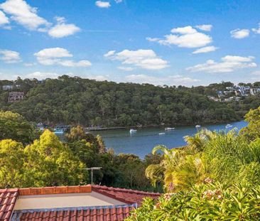 Beautifully presented four-bedroom townhouse with river and bushlan... - Photo 1