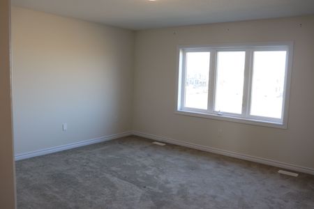 For Lease - 12 Peach Street, Thorold, Ontario - Photo 5