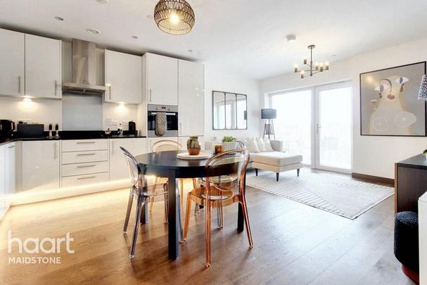 2 bedroom apartment to rent - Photo 1