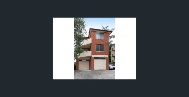 Convenient Spacious Apartment - Lock Up Garage & Balcony - Photo 1