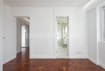 Apartamento T4 em Lisboa