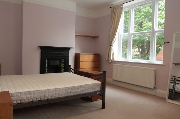 Howard Road (4 bed) - Photo 1