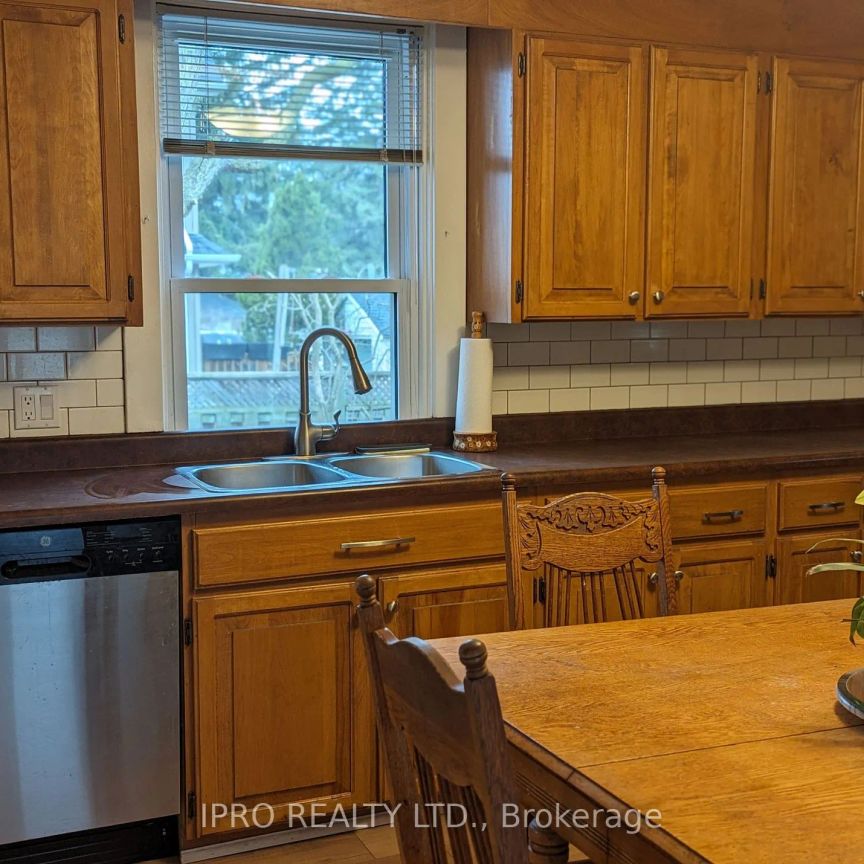 Detached Home For Lease | W9256844 - Photo 1