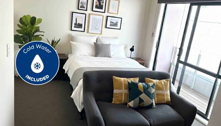 Studio apartment on Fanshawe St - Photo 2