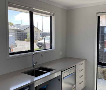 Quality New Two Bedroom - Photo 3