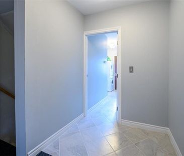 For Lease - 103 Macaulay Street Unit# Main Fl, Hamilton, Ontario - Photo 5