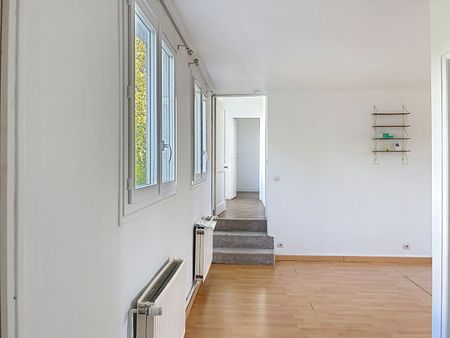 Location Appartement 3 pièces 70m² DEVILLE LES ROUEN 76250 - Photo 3