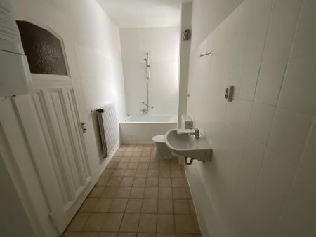 Renovierte, geräumige 2ZKBWohnung in Heppens zu vermieten! - Photo 2