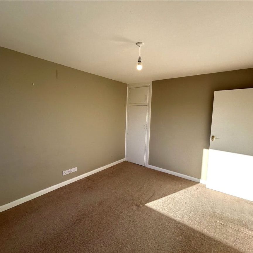 Available now, 80 Beckwith Crescent is a spacious four bedroomed, detached property conveniently situated on the popular south side of Harrogate. - Photo 1