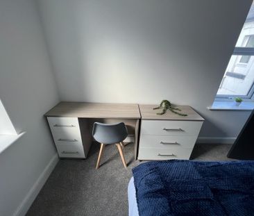 1 bed house share to rent in Church Street, Burnley, BB11 - Photo 1