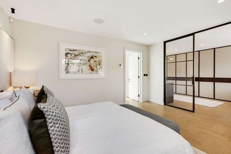Exquisitely designed contemporary family home set on one of Hampstead Village's most sought-after residential roads. - Photo 5