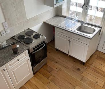 1 bedroom end of terrace house to rent - Photo 2