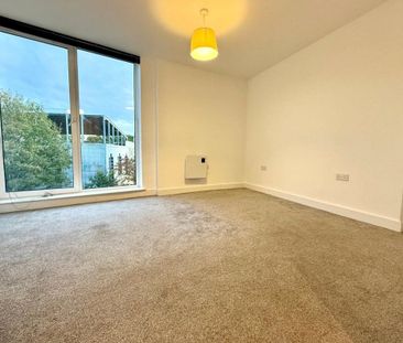 Commercial Road, Poole, Dorset, BH14 - Photo 1