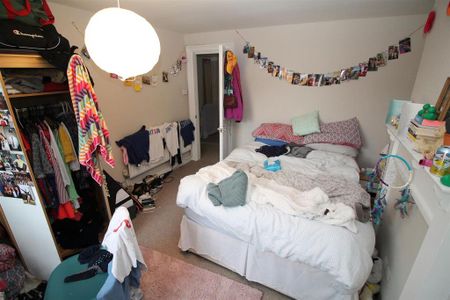 3 bedroom flat to rent - Photo 4