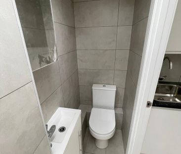 Studio to rent - Photo 6