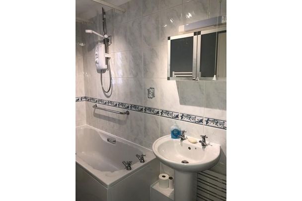 2 bedroom bungalow to rent - Photo 1