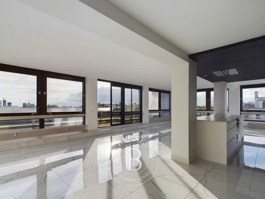 Appartement T4 à Lille Centre proche quai du Wault. - Photo 1