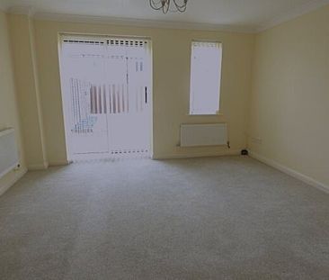 Two Bedroom House with Garden and Off-Road Parking for Two Cars, Go... - Photo 1