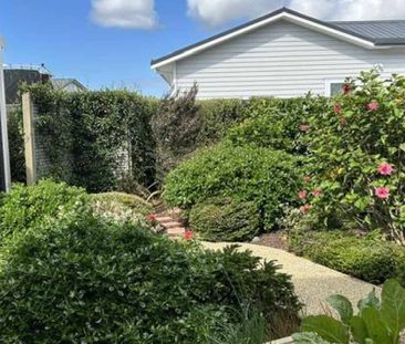 Architectural Coastal Townhouse with Sea Views - Photo 5