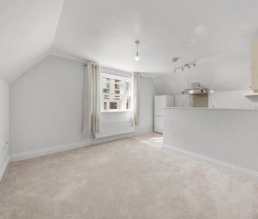Churchill House, Crouch Oak Lane, Addlestone, KT15 - Photo 5