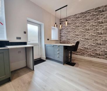 2 bedroom terraced house to rent - Photo 4