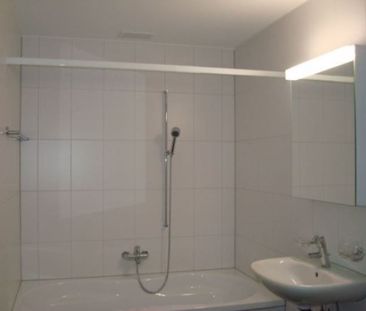 moderne und ruhige 2,5-Zimmerwohnung in Laufen - Photo 6