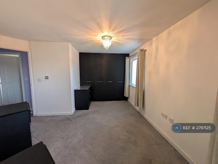 3 bedroom semi-detached house to rent - Photo 5