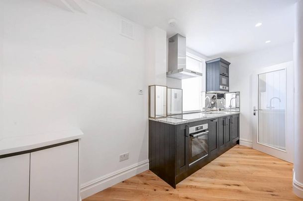Studio to rent - Photo 1