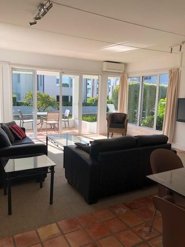 APARTMENT - ST HELIERS - 2 BEDROOM - Photo 4