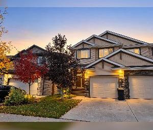 3 BED 2.5 BATH FORT SASK DUPLEX FOR RENT - Photo 1