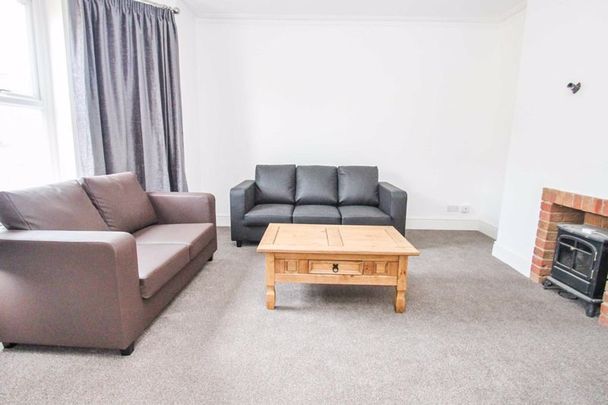 Sedgley Road, Winton - Photo 1