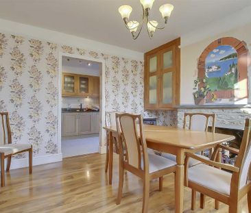 3 bedroom detached house to rent - Photo 3
