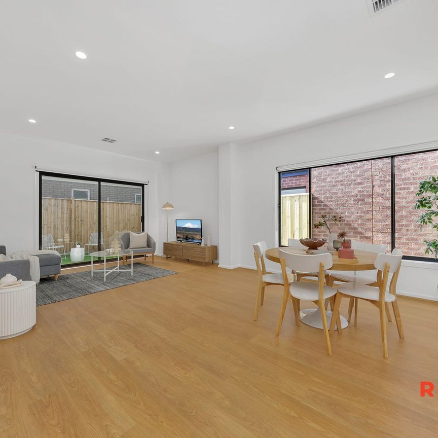 Nearly New 4 Bedroom House! - Photo 1