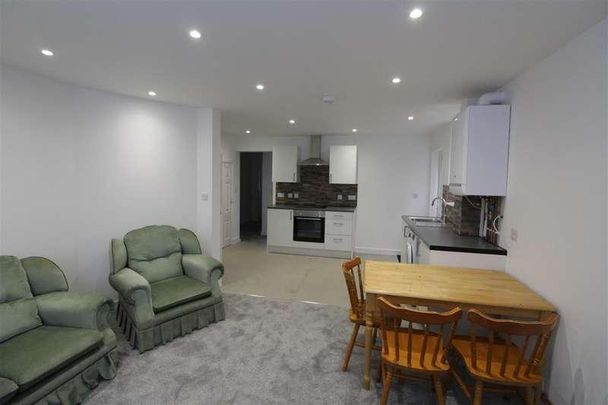 Belmont Road Lower Flat, Southampton, SO17 - Photo 1