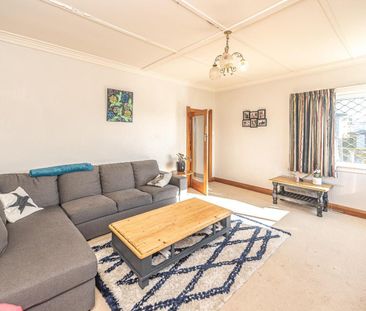 Sunny central two-bedroom home - Photo 1