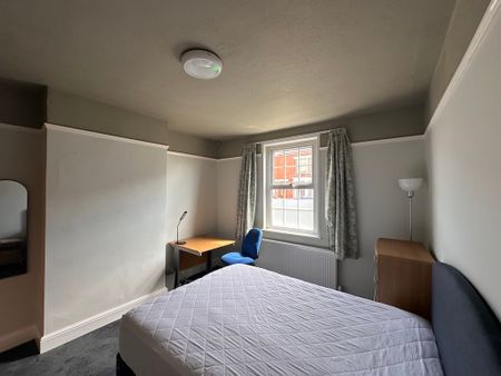 6 bedroom house - Photo 3