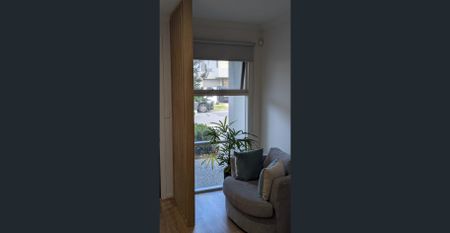 Stylish 3-Bedroom Home for Rent in Oaklands Park - Photo 2