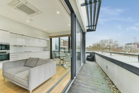 3 bedroom flat in London - Photo 5