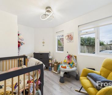 2 bedroom end of terrace house to rent - Photo 2