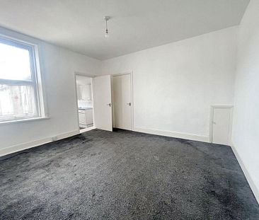 2 bed upper flat to rent in NE24 - Photo 4