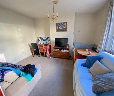 4 bedroom terraced house to rent - Photo 1