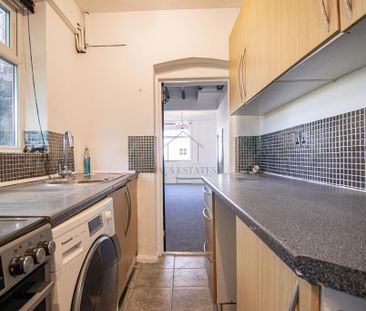 2 bedroom end of terrace house to rent - Photo 4