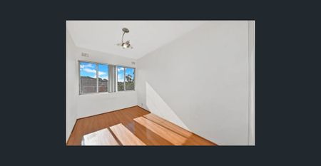 3 Bedroom unit for rent in Wiley park prime location - Photo 2